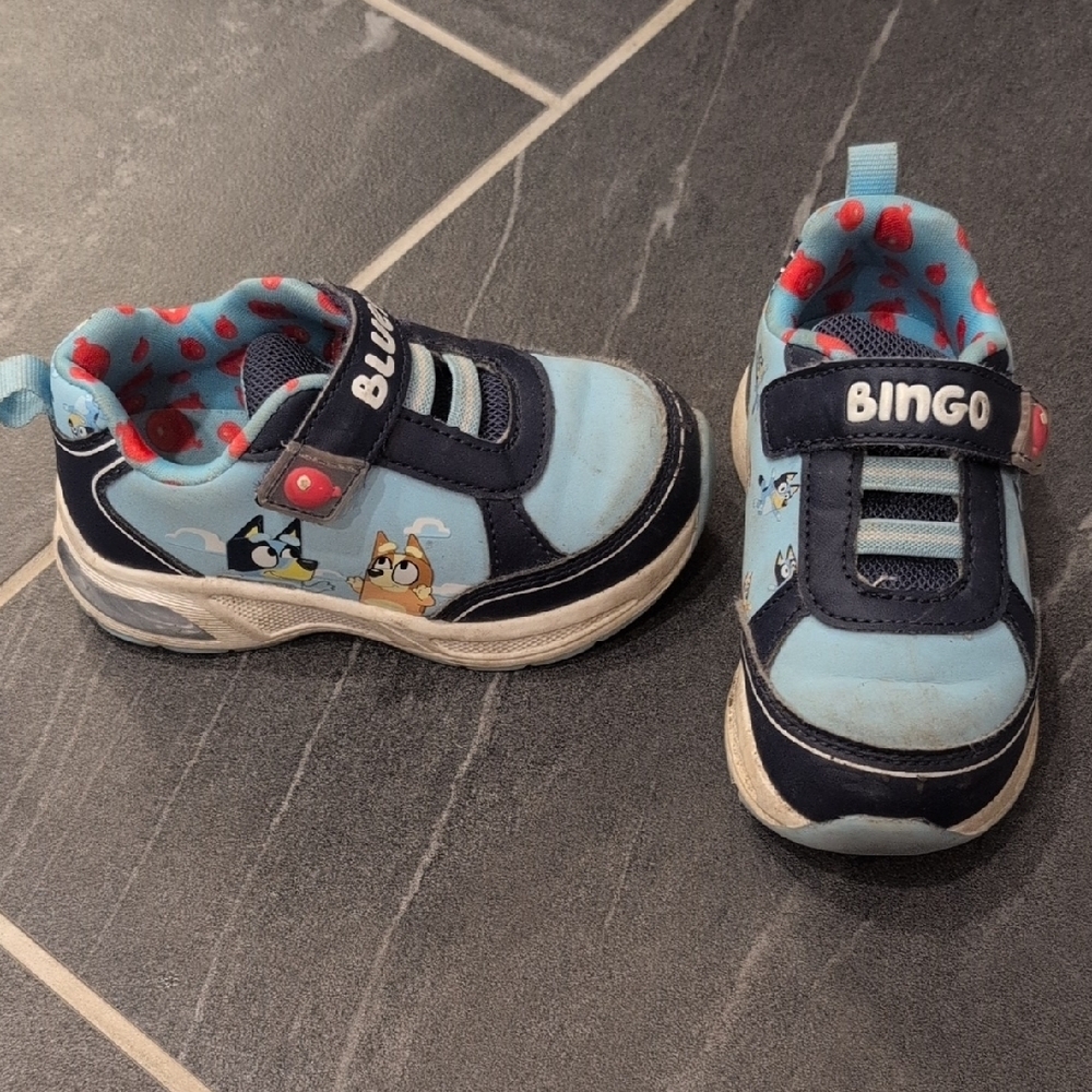 Bluey Lighted Sneaker Toddler Size 8